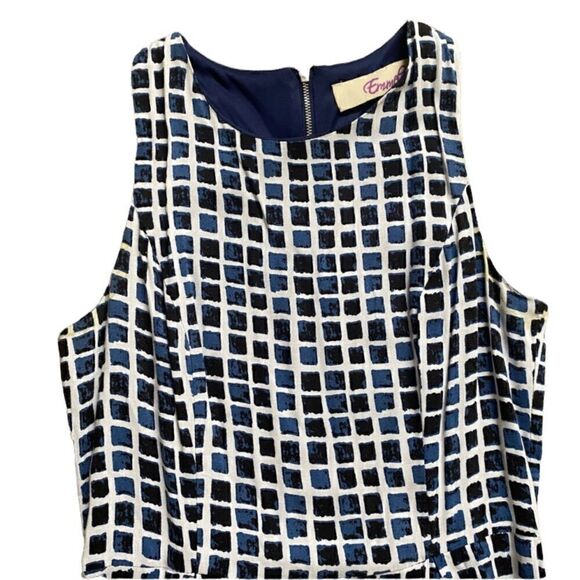 Emmelee dress, small   - Picture 3 of 10